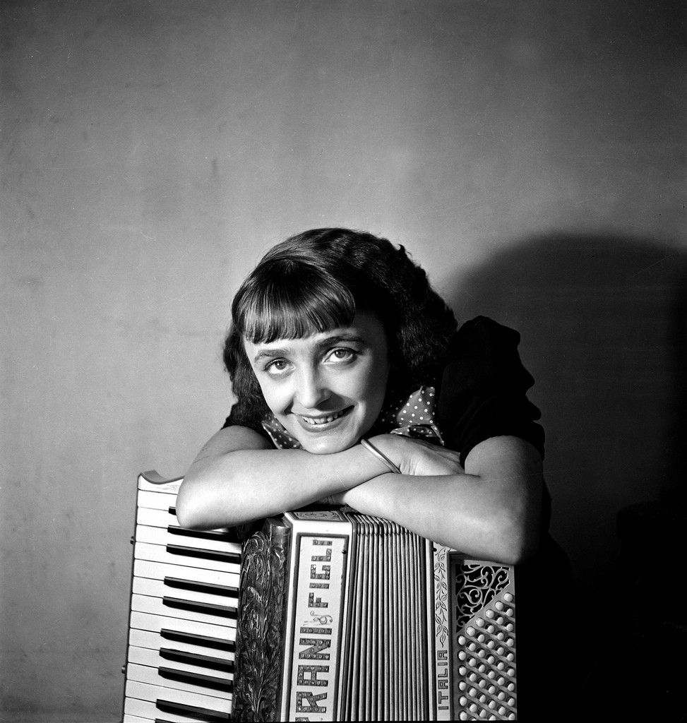 Edith Piaf ragazza