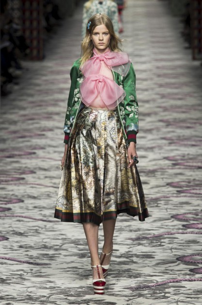 defile-gucci-printemps-ete-2016-milan-look-23