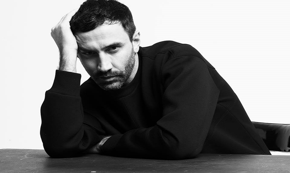 Rivoluzione democratica da Givenchy