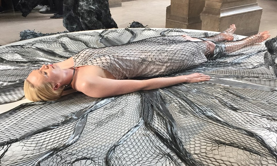 Iris van Herpen P/E 2016: la magia del 3D