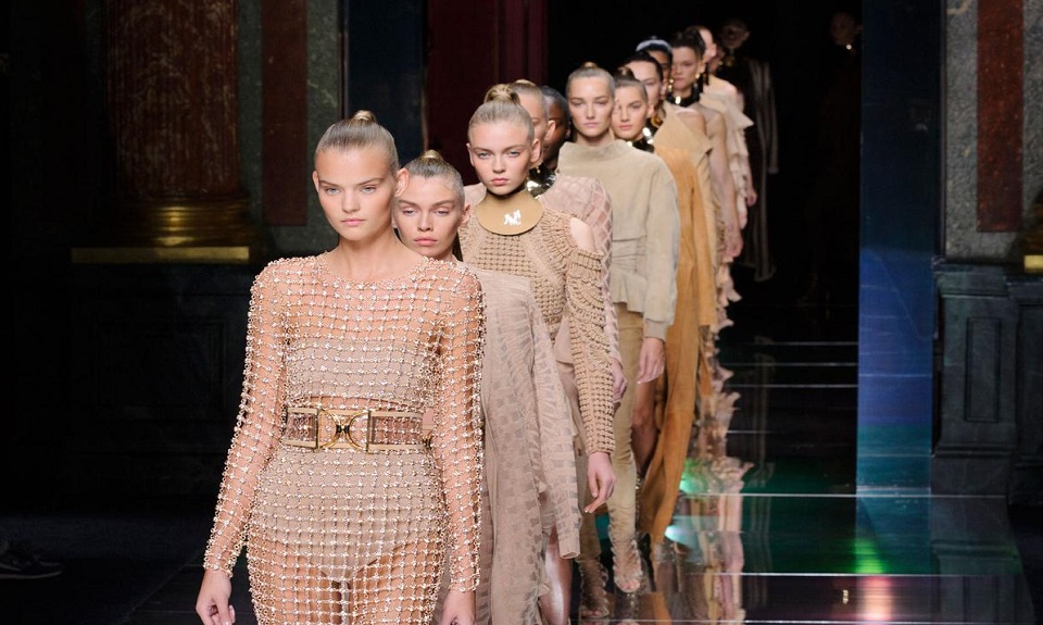 Balmain P/E 2016: valchirie e supermodelle