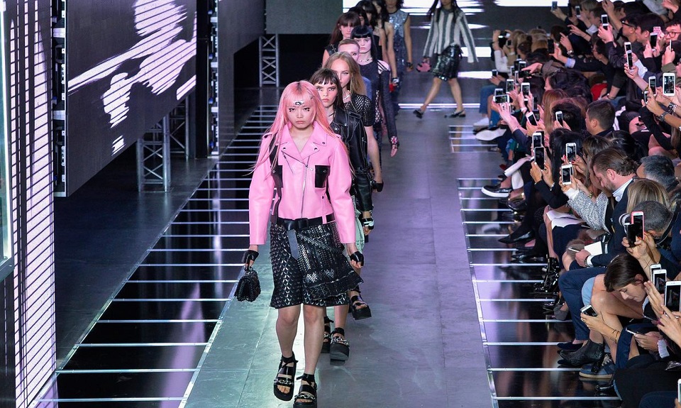 Louis Vuitton P/E 2016: manga e hi-tech