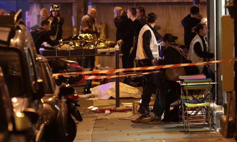 Cosa sappiamo degli attentati di Parigi?