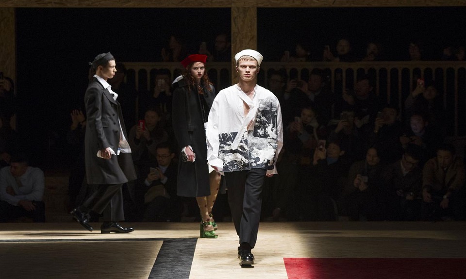 Prada: il capitano romantico di Miuccia incanta Milano