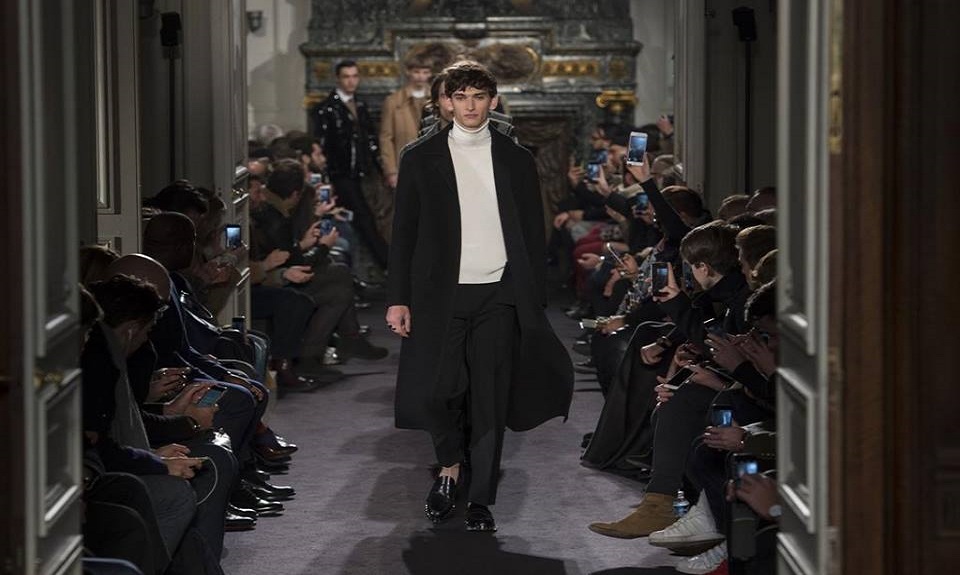 Sfila a Parigi l’esistenzialista bohémien di Valentino