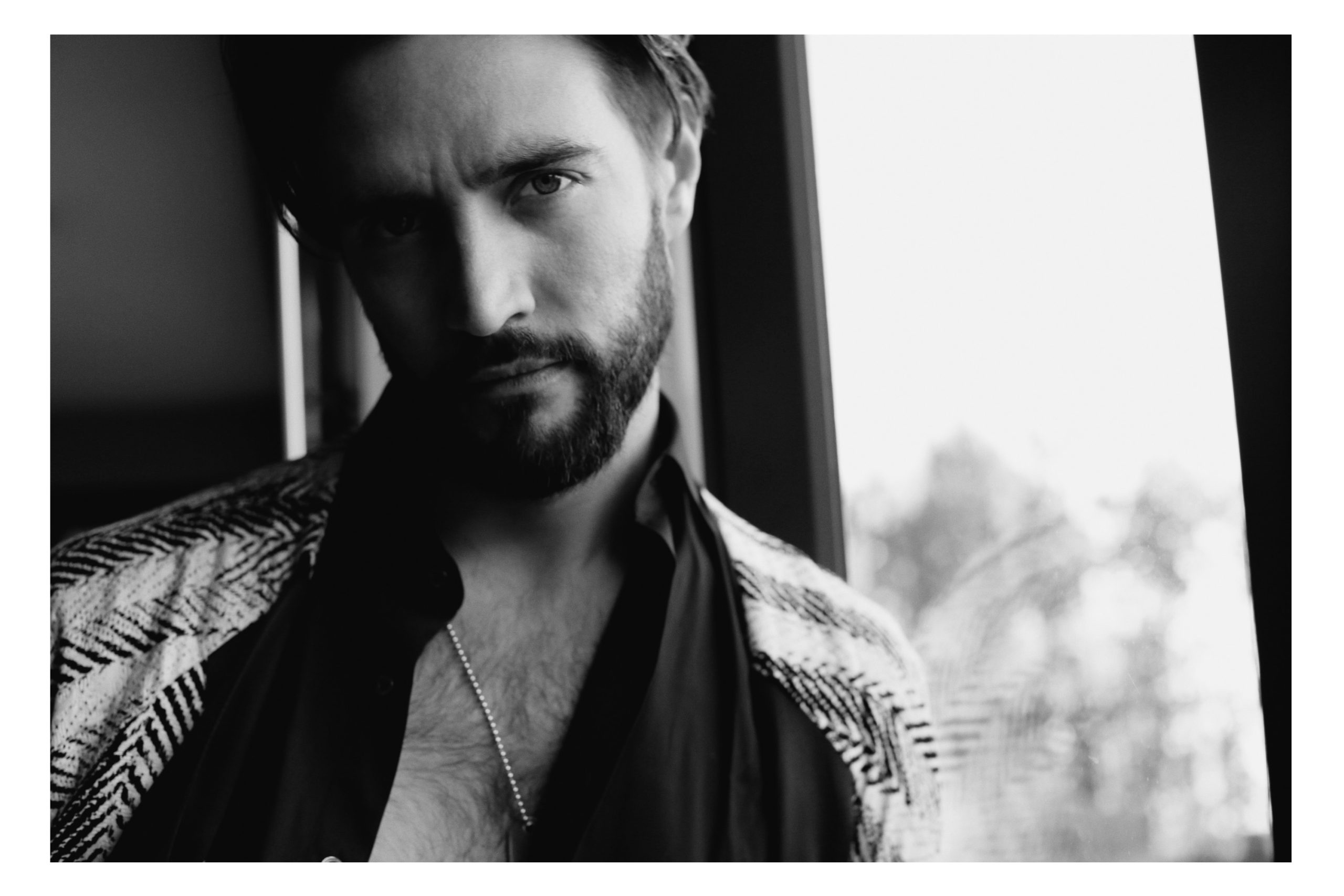 Tutto sulla vita di Alex Belli, uno degli uomini più belli d’Italia