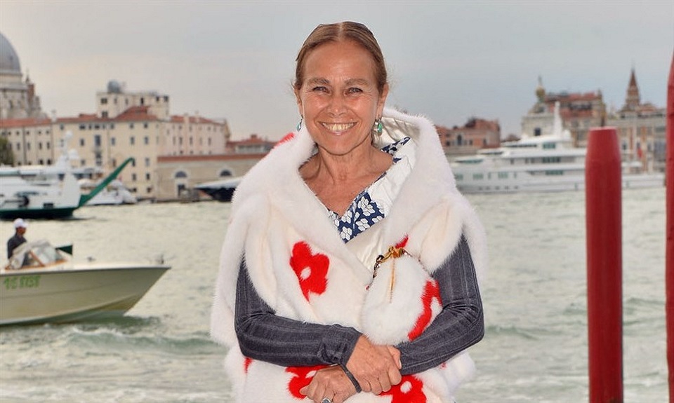 Manuela Pavesi: l’addio ad una grande icona della moda italiana