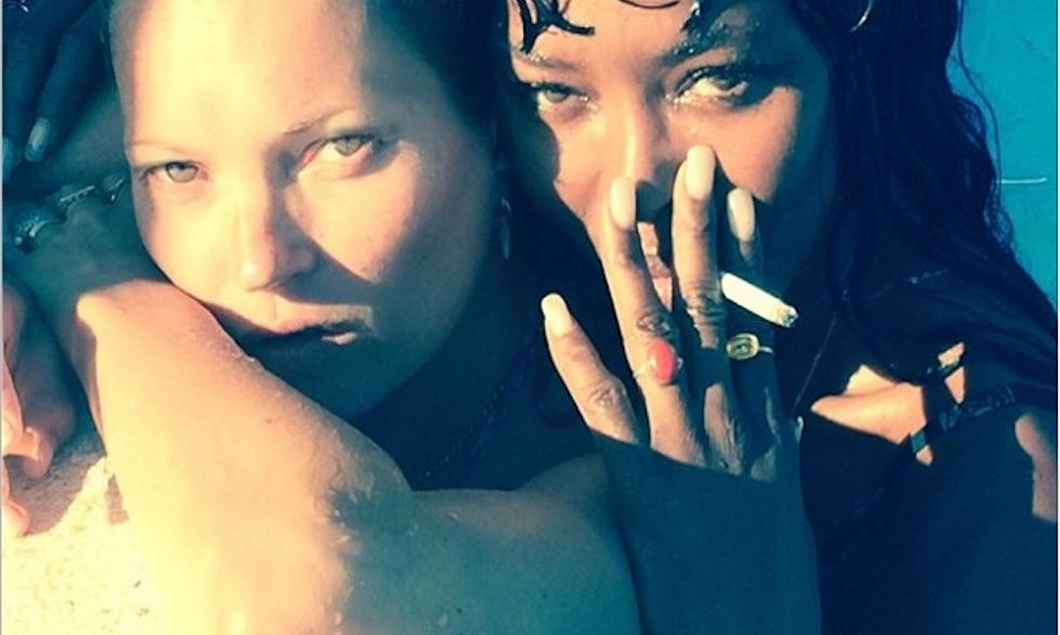 Naomi Campbell e Kate Moss insieme dopo vent’anni per ricreare la campagna contro il cancro