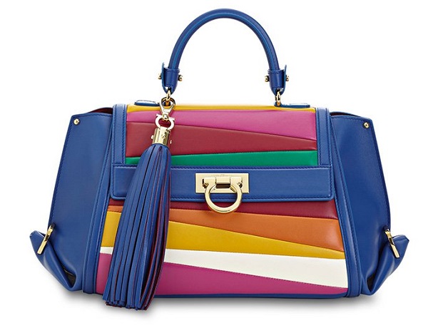 L'iconica Sofia bag si veste di toni rainbow (fonte balharbourshops.com)