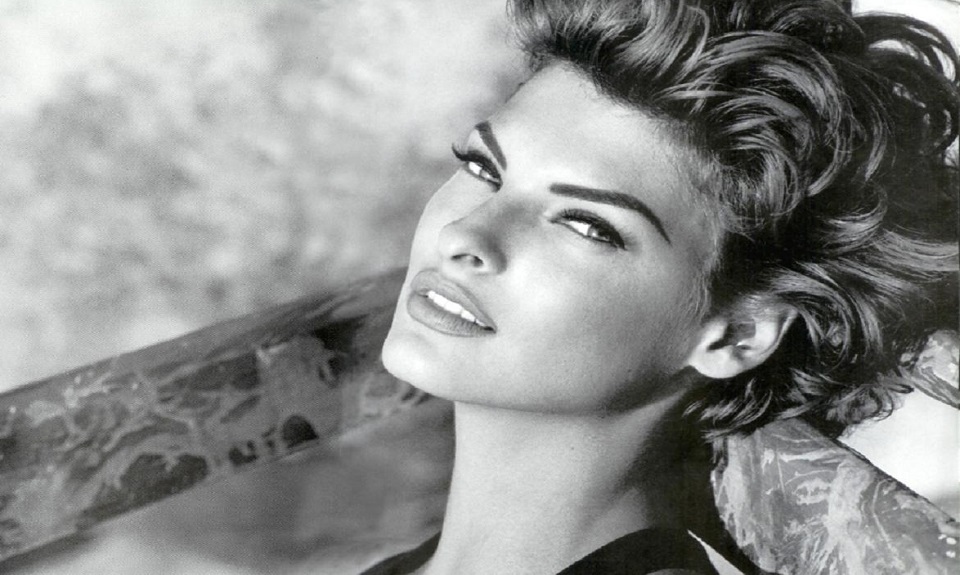 Auguri a Linda Evangelista