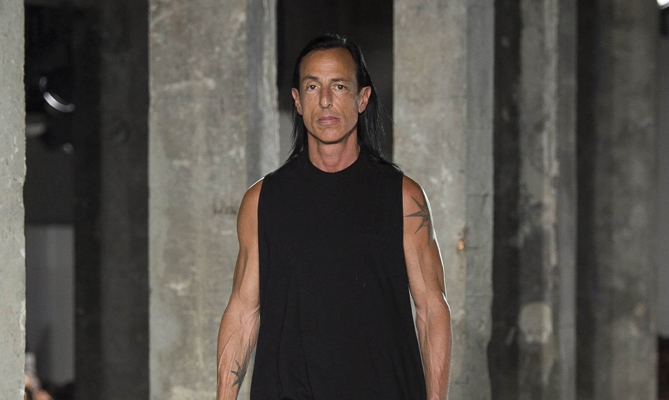 Rick Owens. Sfila a Parigi la corazza dell’evoluzione della specie