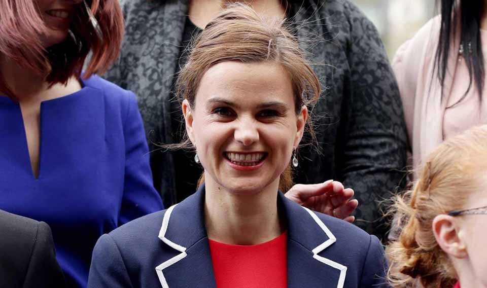 Emergono nuovi particolari sull’omicidio di Jo Cox, la deputata inglese anti Brexit
