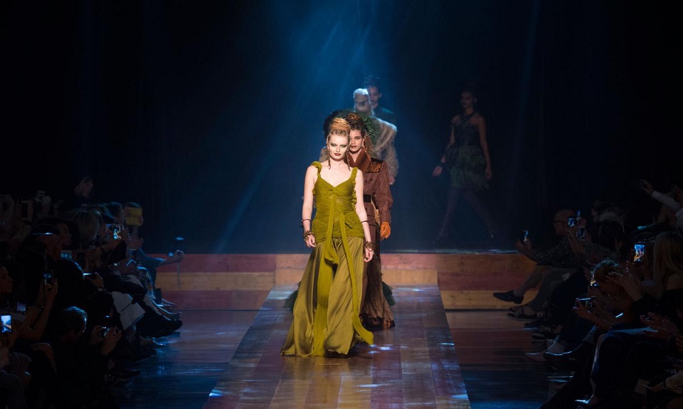 Sfila a Parigi la dark lady di Jean Paul Gaultier