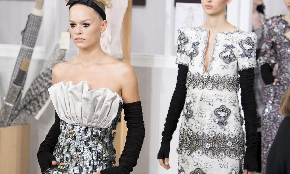 Chanel: in passerella omaggio all’atelier