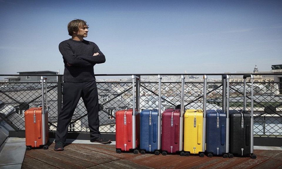 Louis Vuitton. Marc Newson sigla una collezione di valigie