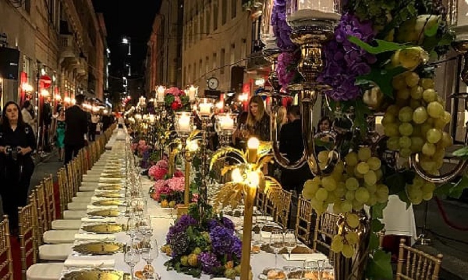 Cena di lusso in strada per Dolce & Gabbana