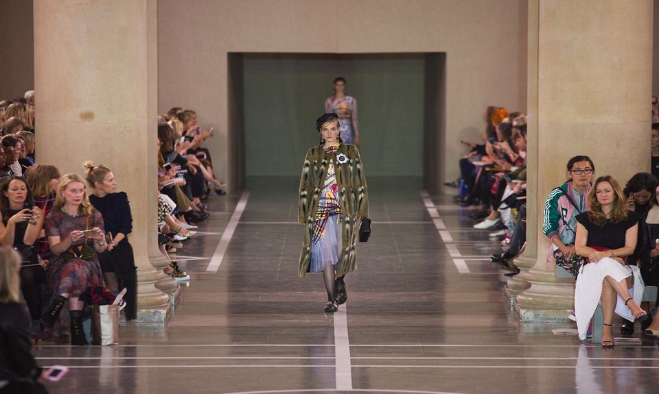 Gli anni ’40 di Cristopher Kane alla London Fashion Week