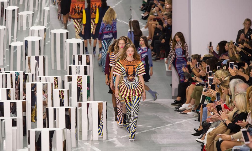 London Fashion Week. Mary Katrantzou omaggia la Grecia