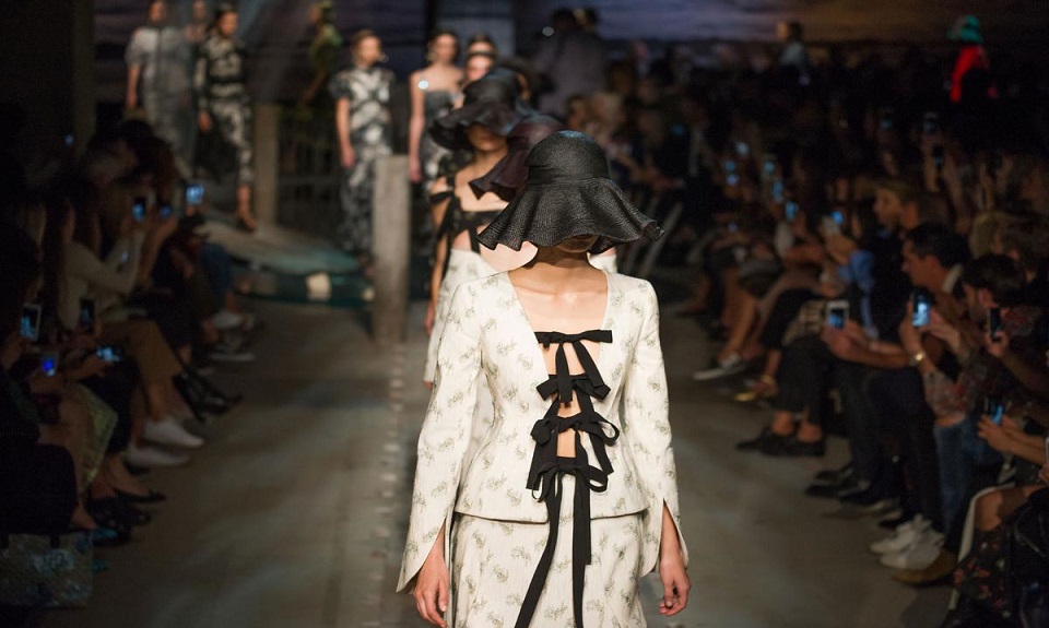 Romanticismo e note rétro da Erdem