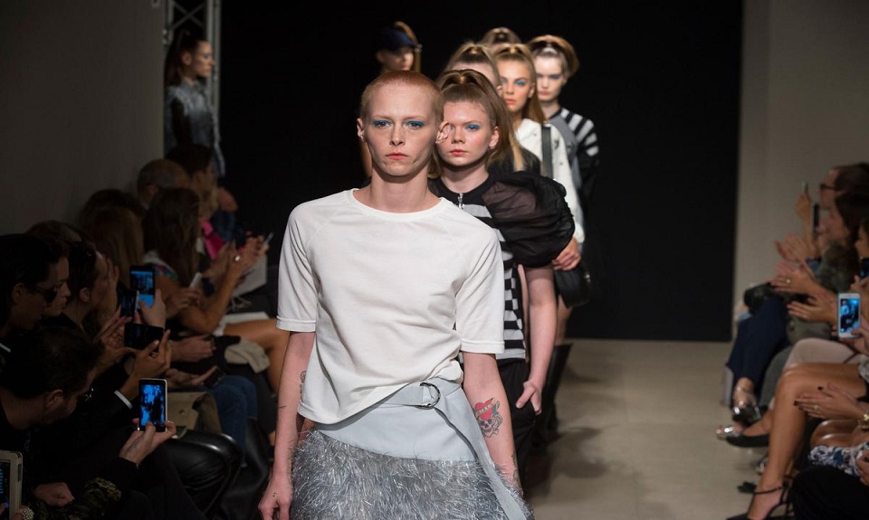 Futurismo in chiave hentai da Grinko