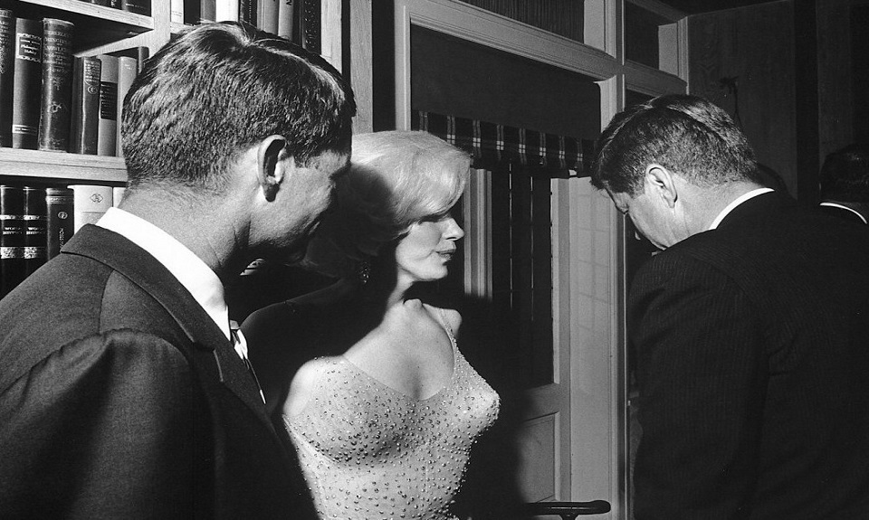 Marilyn Monroe: all’asta l’abito che indossò per John Kennedy