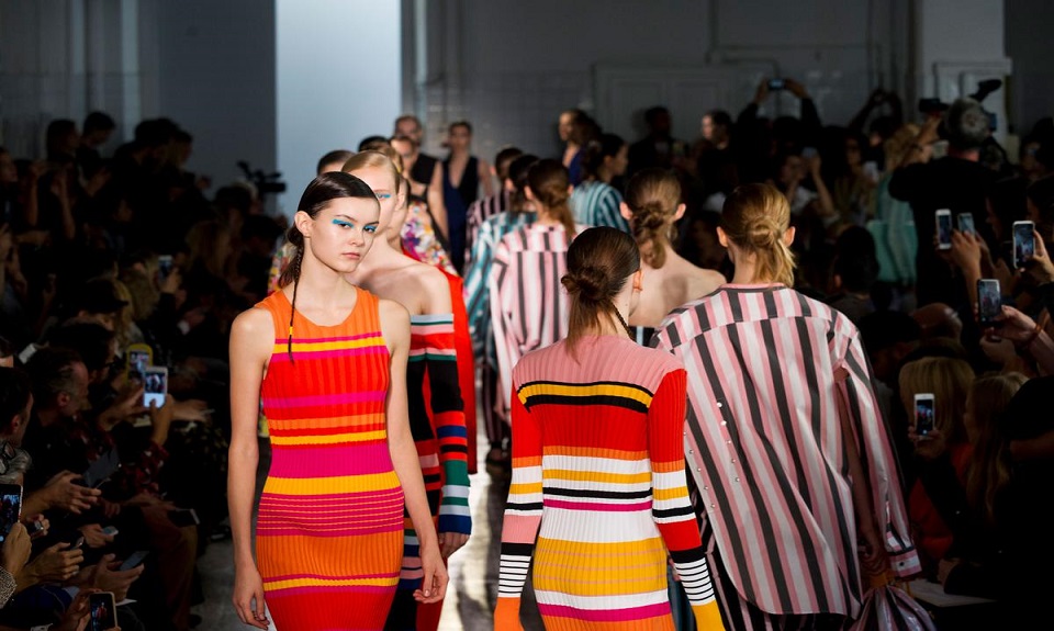 MILAN FASHION WEEK: VOLUMI OVERSIZE DA PORTS 1961