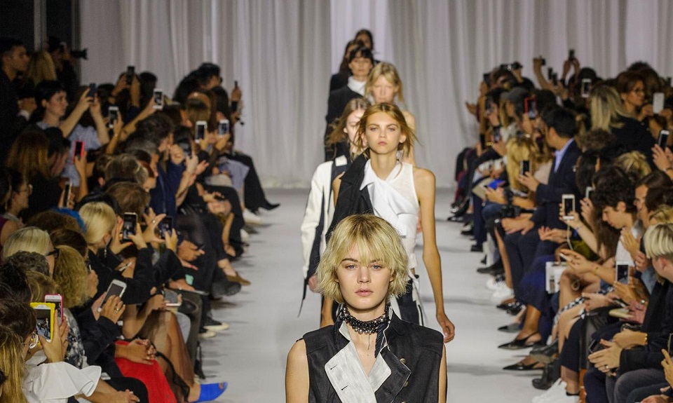 Contrasti evocativi per Ann Demeulemeester