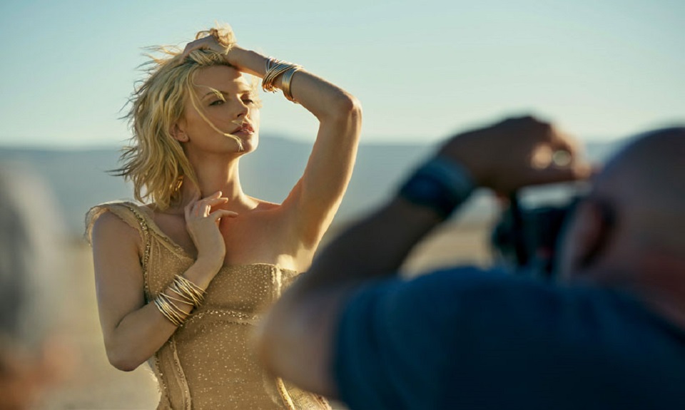Charlize Theron protagonista del nuovo spot J’adore
