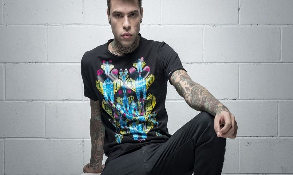 Fedez sempre più fashion: ora collabora con Replay