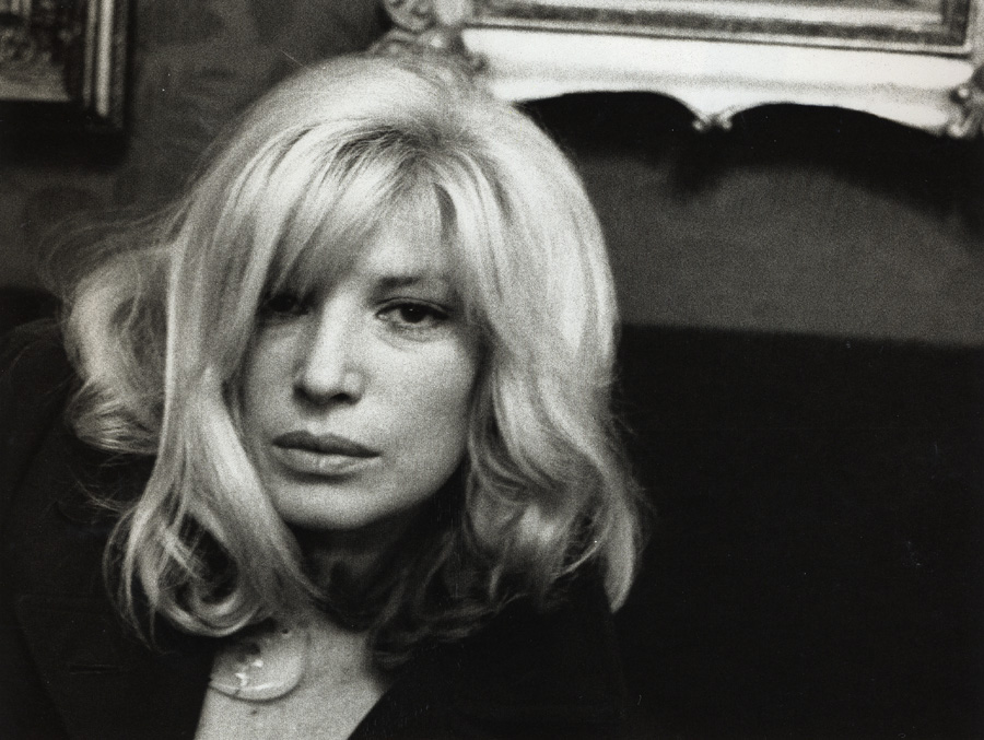 Monica Vitti immortalata da Helmut Newton negli anni Ottanta
