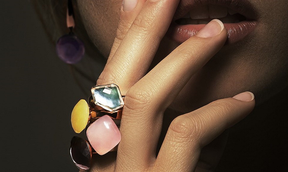 Breil Stones: il fascino delle gemme si unisce all’acciaio