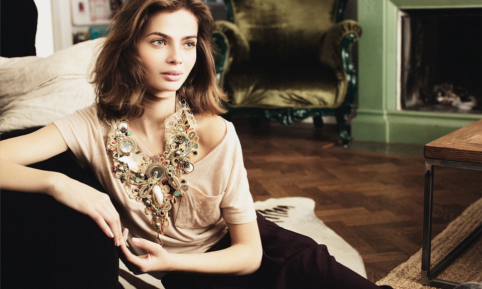 Dori Csengeri: bijoux di charme