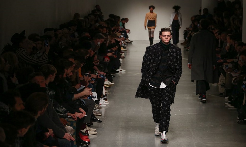 Sfila alla Londra Fashion Week l’uomo Casely-Hayford