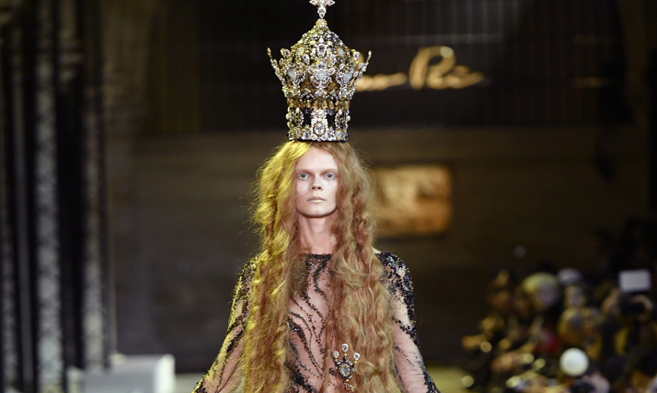 Pathos escatologico in passerella da Guo Pei