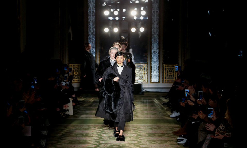 L’estetica ageless di Simone Rocha