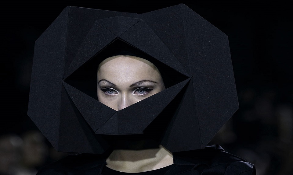 Head Prop: un libro celebra l’arte di Tomihiro Kono