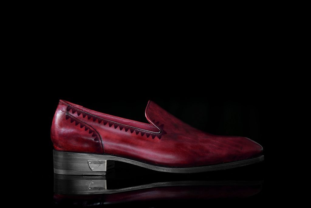 Fanga SS18_mod Leonardo_Ricamo e dettaglio bordeaux LETTERA