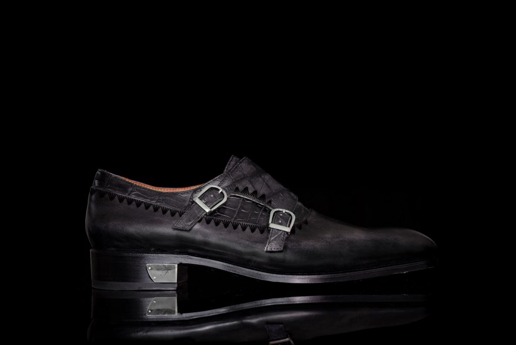 Fanga SS18_mod Ludovico con fibbie, ricamo e dettaglio LETTERA