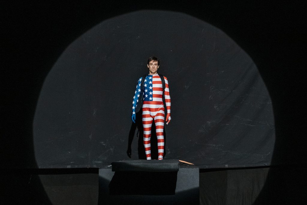 L’uomo senza gravità, director Marco Bonfanti, Dop Michele D’Attanasio. Italy-Belgium 2019