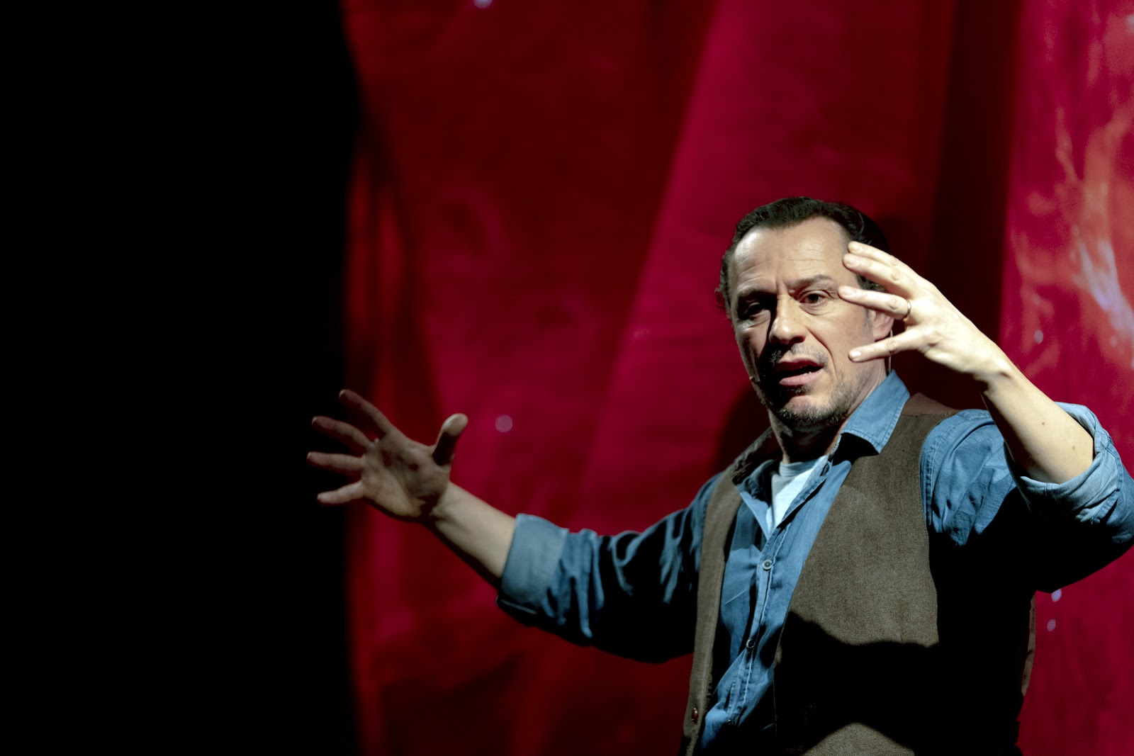 AZUL, Stefano Accorsi al Teatro Franco Parenti di Milano