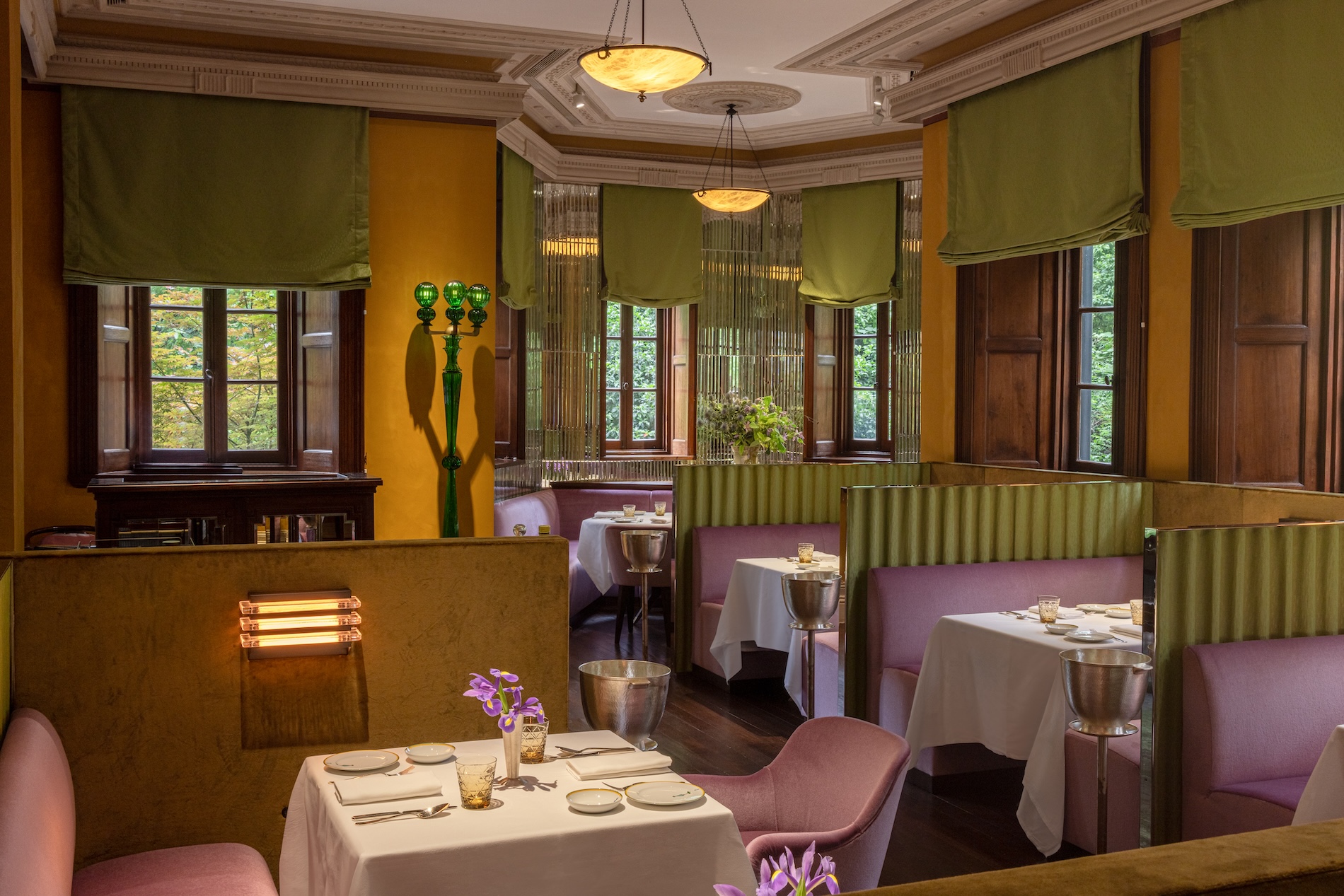 Il ristorante di Prada a Shangai, nato dalla collaborazione con Wong Kar Wai